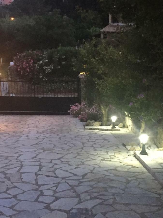 Вилла Thomas House Poulades Экстерьер фото